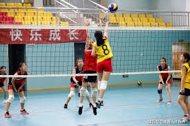 女主播热舞助力电竞战队逆袭，获胜后直播间被封，网友：还我晃圣